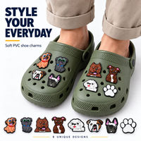Aangepaste sport cartoon schoenbedels, dieren voetbal PVC klompdecoraties, rubberen slipper accessoires bedels voor schoenen groothandel