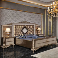 Letto King Size Classico di Lusso in Legno Massello Intagliato, Letto in Legno Argentato con Rivestimento in Tessuto, Grande Letto per Camera da Letto di Villa