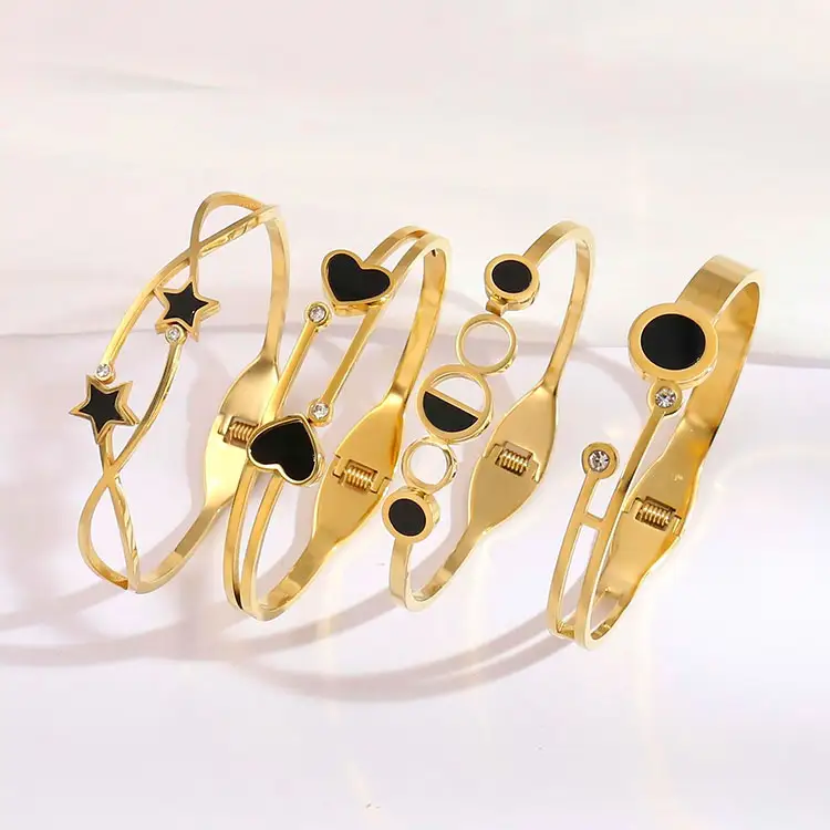 clover bracelet watch