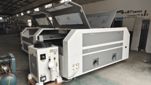 Precio de Fábrica: Máquina de Corte Láser 1530 con Rack Cerrado y Protección Total de 1500x3000mm para Acrílico y Contrachapado - Product Image 6