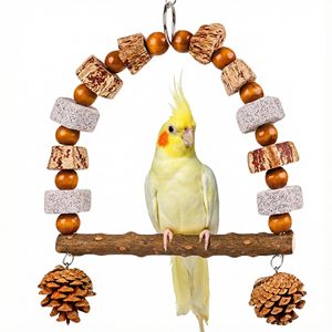 Ensemble de jouets naturels pour oiseaux : Arche en <span class=keywords><strong>bois</strong></span>, balançoire, balle Sola, <span class=keywords><strong>jouet</strong></span> déchirable, perchoir suspendu pour la recherche de nourriture avec cônes de pin, pierre ponce, coupe-bec - Product Image 1