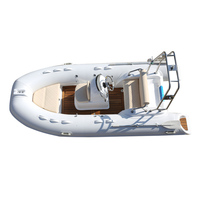 Bateau semi-rigide 390C, coque en fibre de verre, tubes en Hypalon pour utilisation aquatique, coque en V profond