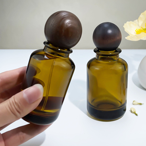 Parfümflaschen aus Glas Großhandel Braune Sprühflasche Runde Vintage-Parfümflasche mit Box 30ml 50ml 100ml - Product Image 1