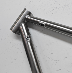 โครงจักรยานไทเทเนียมคลาสสิกของจีนสำหรับใช้บนถนน - Product Image 5