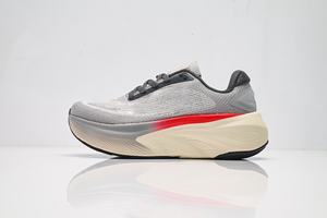 Les chaussures pour hommes nouvellement conçues offrent une excellente respirabilité, une légèreté et un confort exceptionnels, ce qui les rend idéales pour un style décontracté. - Product Image 3