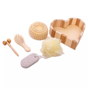 Prácticas esponjas pequeñas Luffa en forma de corazón elegante depurador de baño de pies cuidado juego de almohadillas de madera herramientas de maquillaje limpiador para Hotel Spa - Product Image 4
