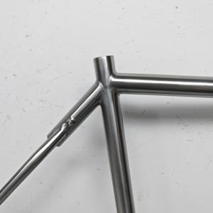 Cadre de vélo de gravier en titane <span class=keywords><strong>700C</strong></span> le plus récent avec conception à montage plat - Product Image 4