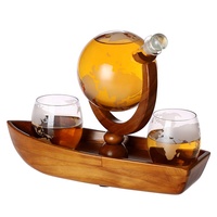 Carafe à whisky personnalisée de 850 ml en forme de globe terrestre avec plateau en bois créatif en forme de bateau, distributeur de whisky fantaisie, coffret cadeau globe terrestre