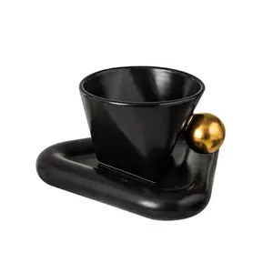 150 мл новая Геометрическая треугольная кофейная чашка блюдце черный белый капучино кофейная чашка набор с ложкой