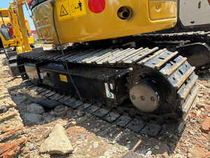 Mini pelleteuse d'occasion Caterpillar 303, poids de 3 tonnes, adaptée aux exploitations agricoles. - Product Image 5