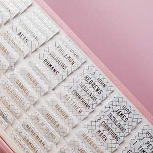 Etiquetas Adhesivas <span class=keywords><strong>Grandes</strong></span> con <span class=keywords><strong>Letras</strong></span> en Relieve Doradas, Laminadas, para la <span class=keywords><strong>Biblia</strong></span>, para Mujeres y Hombres - Product Image 2