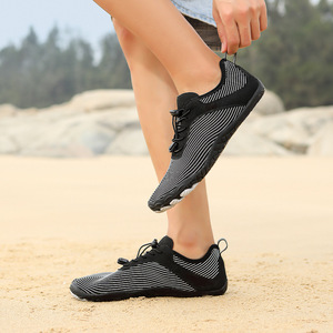 Zapatos de Agua de Secado Rápido Color Verde Menta con Suela de Ranura Profunda para Snorkel y Camping - Product Image 2