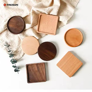 Sous-verres carrés décoratifs durables en bois de hêtre et d'acacia au design moderne et personnalisable - Product Image 3