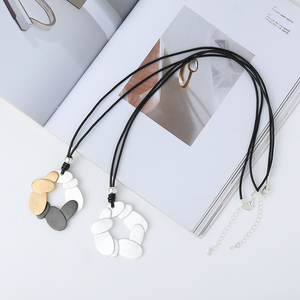 Collar de Bisutería Geométrica Sin Níquel TongLing, Collar Grueso de Aleación de Zinc con Perlas para Venta al por Mayor - Product Image 1