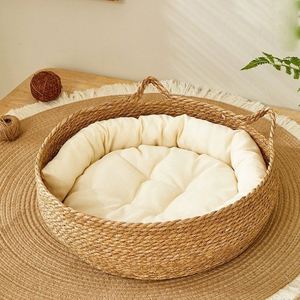 Lit pour chat naturel en paille tressée, maison pour animaux tressée à la main en feuilles de canne, avec coussin moelleux, panier-lit en paille tricoté à la main - Product Image 1