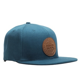 หมวกแก๊ป Snapback แบบขายส่ง OEM 6 แผง 100% โพลีเอสเตอร์ แต่งหนังปักโลโก้สไตล์ฮิปฮอป - Product Image 3