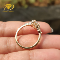 Bague de fiançailles pour femme en or jaune 14k 18k, sertie de diamants de laboratoire taille marquise 3ct 5ct, style Muse avec grappe latérale personnalisée