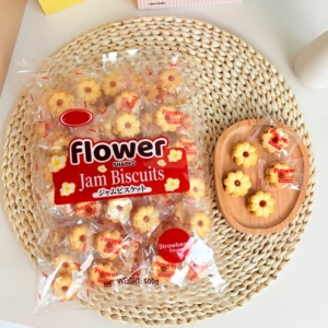 500g de biscuits sandwichs fourrés à la confiture en forme de fleur, croustillants, pour en-cas, vente en gros - Product Image 3