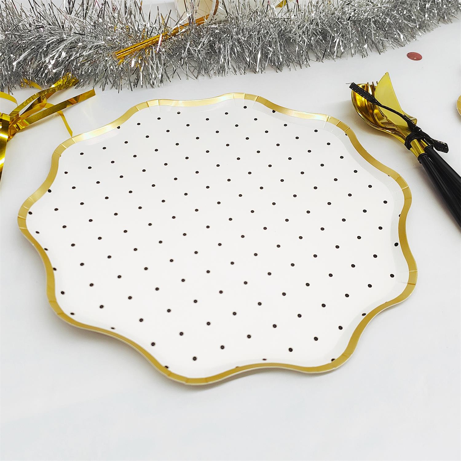 จานขนาด 10.5 นิ้ว