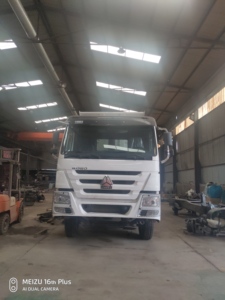 รถบรรทุกซิโนทรัค รุ่นใหม่ 6x4 10 ล้อ ฮาวเวอร์ รถดัมพ์ ยูโร 3 กล้องมองหลัง 360 องศา ความจุ 31-40 ตัน เกียร์ FAST หน้าจอสัมผัส แอร์ - Product Image 3