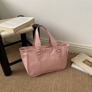 Sac à dos en cuir PU style moto rétro Maillard de style européen pour femme, nouveau modèle 2026, tendance et grande capacité - Product Image 5