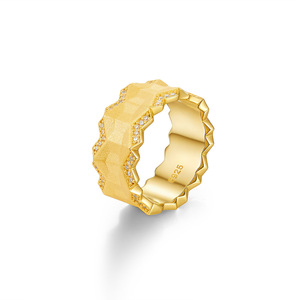 Bague Éternité en Or Jaune Moissanite, Coupe Ronde Brillante, Sertissage Pavé, Design Géométrique, Bijou Minimaliste Unisexe - Product Image 1