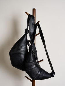 Sac croissant en cuir d'agneau pleine fleur français pour femme, sac bandoulière en cuir véritable, sac épaule croissant de lune - Product Image 6