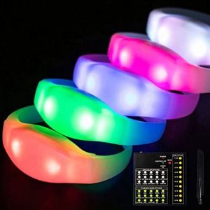 สายรัดข้อมือซิลิโคนแบบกำหนดเองสำหรับงานเทศกาล ปลอดสารพิษ ปราศจาก PAHS/AZO ควบคุมด้วยรีโมท ไฟ LED สำหรับงานปาร์ตี้ สีสันตามสั่ง - Product Image 5