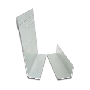 Perfil de Esquina Interior de Aluminio de 30/35 mm para Camiones Refrigerados - Protector de Esquina Interna para Carrocería de Camioneta - Product Image 1