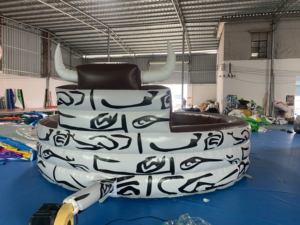 Juego <span class=keywords><strong>de</strong></span> paseo <span class=keywords><strong>de</strong></span> <span class=keywords><strong>toro</strong></span> mecánico <span class=keywords><strong>de</strong></span> Rodeo inflable <span class=keywords><strong>loco</strong></span> Material <span class=keywords><strong>de</strong></span> PVC para <span class=keywords><strong>alquiler</strong></span> para Parque <span class=keywords><strong>de</strong></span> trampolín - Product Image 5