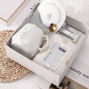 Coffret Cadeau de Noël 5-en-1 Personnalisé avec Logo – Tasses en Céramique pour Entreprises - Product Image 4