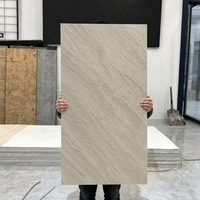 Grande dalle souple et flexible avec installation facile, durable et imperméable, design moderne étoilé pour la salle de bain et la décoration intérieure