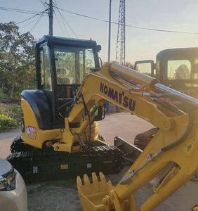 Excavadoras Komatsu PC30MR de Segunda Mano Fabricadas en Japón, Mini Excavadora de 3 Toneladas |   Bomba Hidráulica Shimadzu para Orugas de Goma - Product Image 3