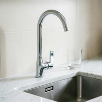 Robinet de cuisine principal en alliage de zinc au design moderne, anti-éclaboussures, avec noyau en céramique, idéal pour les cuisines d'hôtels et d'appartements
