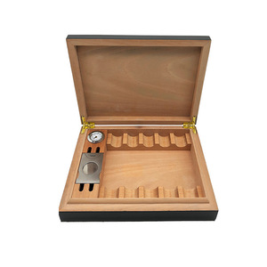 Caja de cigarros de madera maciza, humidor portátil de madera de cedro, caja de cigarros de gran capacidad al por mayor. - Product Image 4