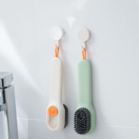 Brosse de nettoyage pour chaussures avec distributeur de liquide à bouton-poussoir, manche long, boucle de suspension, outil d'entretien pour baskets, pièce unique, direct usine
