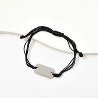 Bracelet pour homme en acier inoxydable noir avec cordon, barre d'identification rectangulaire argentée, multi-brins, ajustable avec nœud coulissant, idéal pour les fêtes, cadeau minimaliste