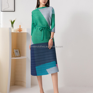 Vestido plisado Miyake estampado moda Vestidos De <span class=keywords><strong>Fiesta</strong></span> <span class=keywords><strong>2022</strong></span> nuevo vestido De longitud media con cordones y cuello ranurado suelto europeo y americano - Product Image 4