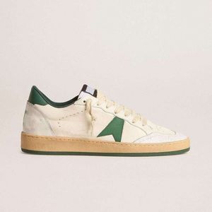 Personalización Zapatillas Super Star Vintage de Lujo Blancas para Hombre con Suela Dorada Transpirables de Cordones Zapatos de Cuero Genuino Suaves y Antideslizantes - Product Image 1