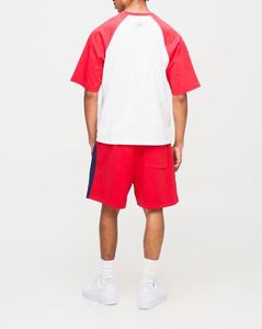 Conjunto Deportivo 100% Algodón con Bordado 3D, Camiseta Roja Oversize con Estampado Raglán y Pantalones Cortos Relajados - Product Image 2