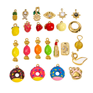 Selección de Dulces |   Colgantes de Acero Inoxidable Chapados en Oro PVD de 18K para Fabricación de Joyería DIY |   Divertidos Dijes de Frutas con Forma de Donut - Product Image 6