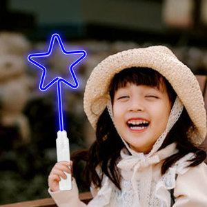 Baguette magique lumineuse LED en plastique de 18 pouces, étoile magique, cœur d'amour, visage lumineux, baguette tournante, enfants, Noël, Nouvel An, fête, Halloween, remise de diplôme - Product Image 1