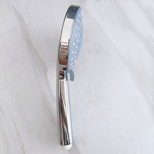 Cabezal de Ducha Manual Plateado Royal Stan de 12 cm, Cinco Velocidades Ajustables, para Uso en Exteriores - Product Image 3