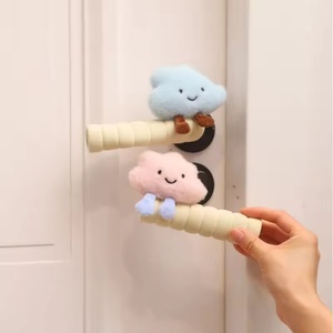 1個入り 静電気防止スポンジ製ドアノブカバー - 可愛いぬいぐるみ3Dクラウドアクセサリー 女の子の寝室用ドアハンドルカバー 冬の家の装飾 - Product Image 2