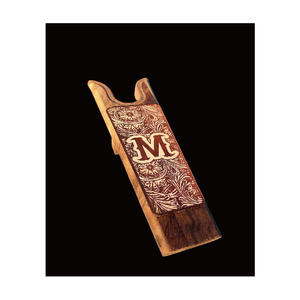 Démonte-chaussures en bois gravé sur mesure - Product Image 1