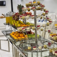 XINGPAI hôtel banquet équipement mariage en acier inoxydable rotatif tasse fruits cocktail arbre riser restauration stand pour affichage de la nourriture