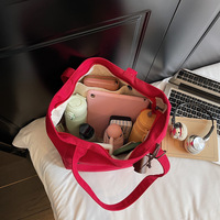 Sac fourre-tout en toile rouge brodé léopard, sac à main à bandoulière de grande capacité de qualité supérieure avec fermeture éclair, sac de shopping esthétique pour femmes