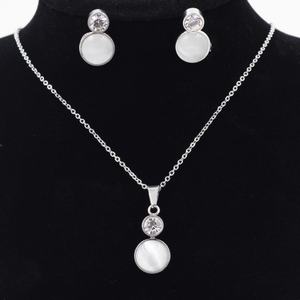 ชุดเครื่องประดับโอปอลสำหรับผู้หญิง ต่างหูและสร้อยคอ ชุบทอง ประดับด้วยหินตาแมวธรรมชาติอย่างดี บนตัวเรือนสแตนเลส - Product Image 2