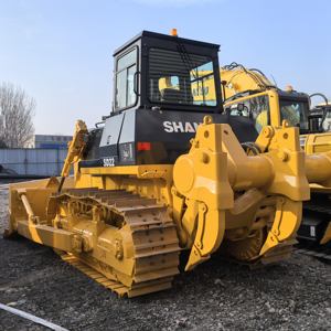 รถดันดิน CAT D6G2 มือสอง สภาพดีเยี่ยม พร้อมจำหน่าย ราคาพิเศษ ประกอบด้วยชิ้นส่วนเครื่องยนต์หลักและชุดตีนตะขาบ - Product Image 3