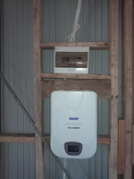 Regulator Tegangan Servo Motor Tunggal Rentang Lebar Berkualitas Tinggi 10KVA 15kVA Input 90-250V untuk Penggunaan Rumah Tangga, Pemasangan di Dinding